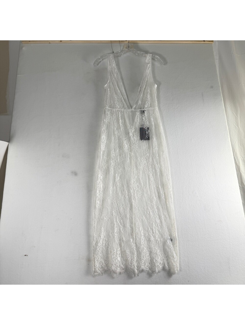NBD Women's White Lace Sleeveless Deep V-Neck Maxi Dress‎ xxs